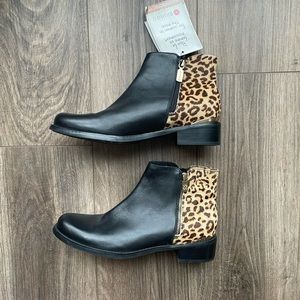 7 BLONDO Leopard Ankle Boots